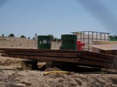La retirada del cantón destapa varios bidones etiquetados como residuo peligroso